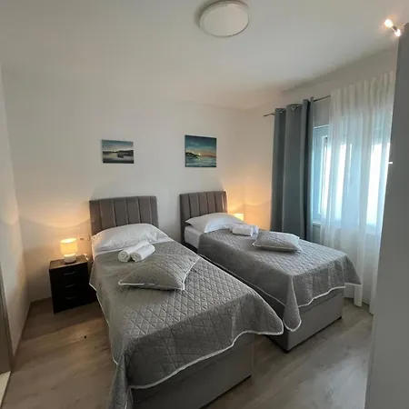 Ostro Apartment